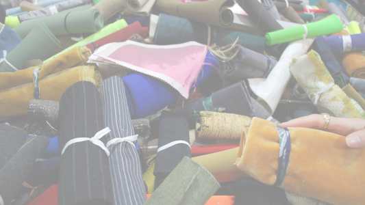 Kies de Juiste Stoffen voor Gezondheid en Planeet: Een Gids voor Synthetische, Half-synthetische en Natuurlijke Stoffen