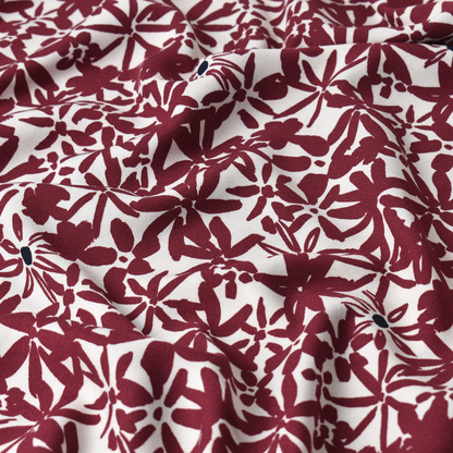 Fuchsia Kersen Bloemen Crepe Stof 100% ECOVERO Viscose 170 g/m²
