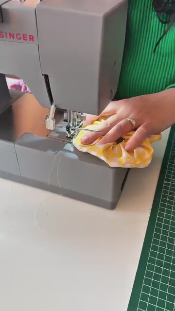 Scrunchie 💝 Sewing Workshop in Rotterdam